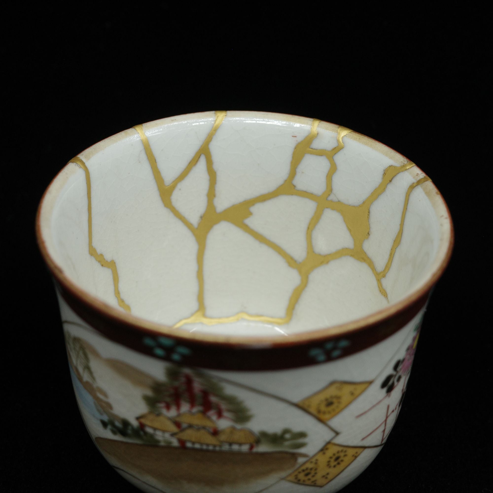 金継ぎ品 伊万里焼 明治時代 湯呑 人物と風景文 金消紛仕上げ【無料配送】