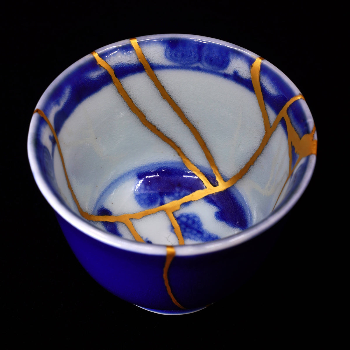 Blue and White Antique Imari Ware Teacup, Meiji Era – Japanese Pottery Repaired with Gold (Kintsugi)