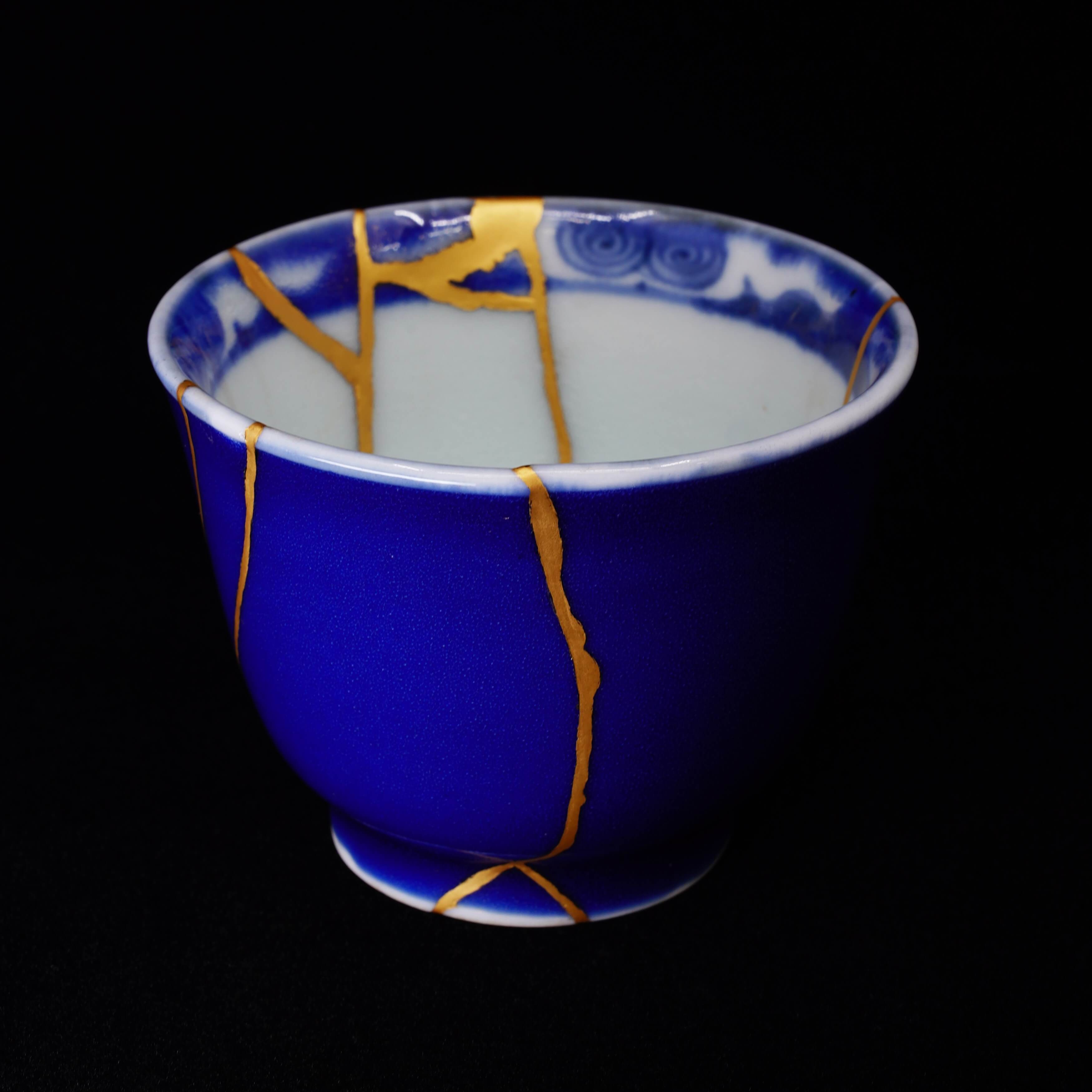 Blue and White Antique Imari Ware Teacup, Meiji Era – Japanese Pottery Repaired with Gold (Kintsugi)