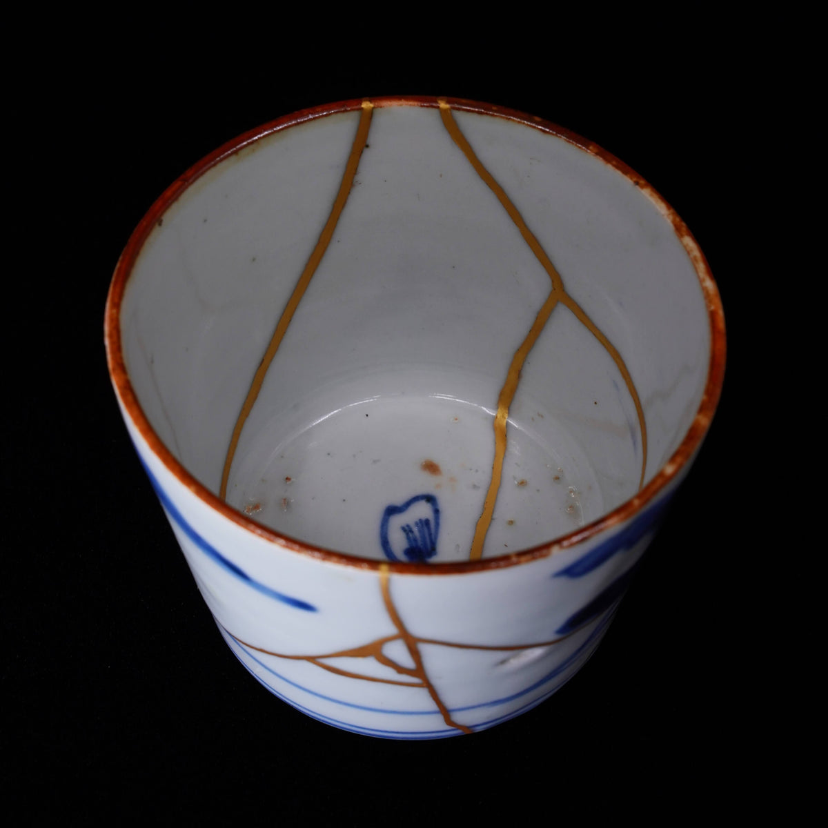 Antique Imari Ware Teacup, Edo Era – Japanese Pottery Repaired with Gold (Kintsugi), Arabesque Design
