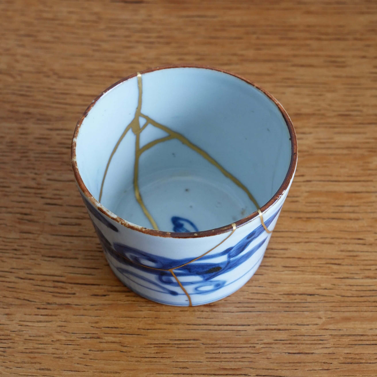 Antique Imari Ware Teacup, Edo Era – Japanese Pottery Repaired with Gold (Kintsugi), Arabesque Design