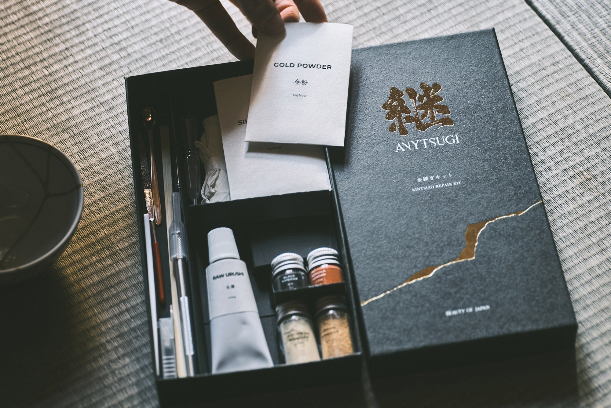 SNSで話題の職人が放つ新ブランド「ANYTSUGI」始動。壊れた器を“Re-Creation”する金継ぎキットを発売。