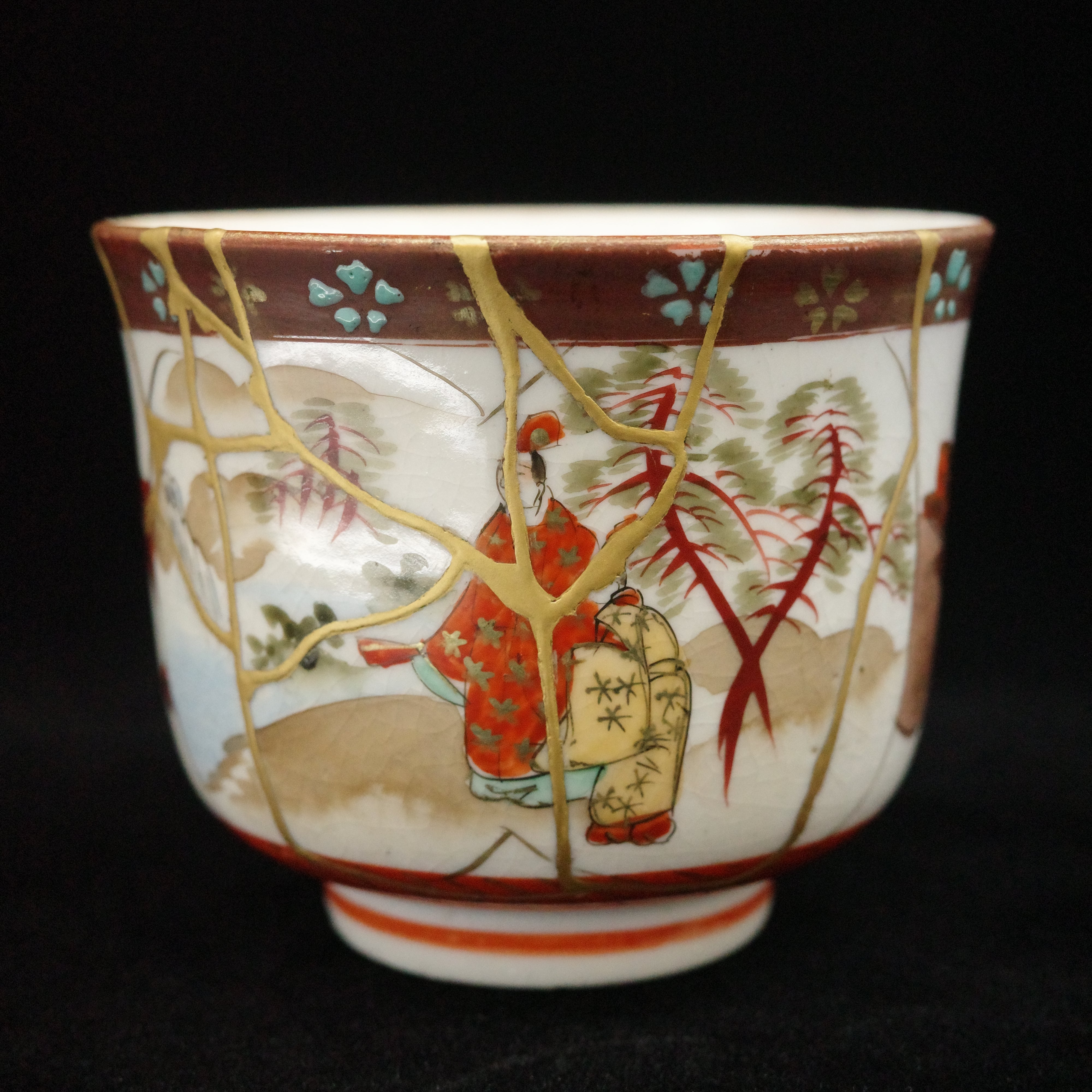 Kintsugi Imari Ware Meiji-Era Teacup - Figure & Landscape Design, Matte Gold Powder Finish [Free Shipping]