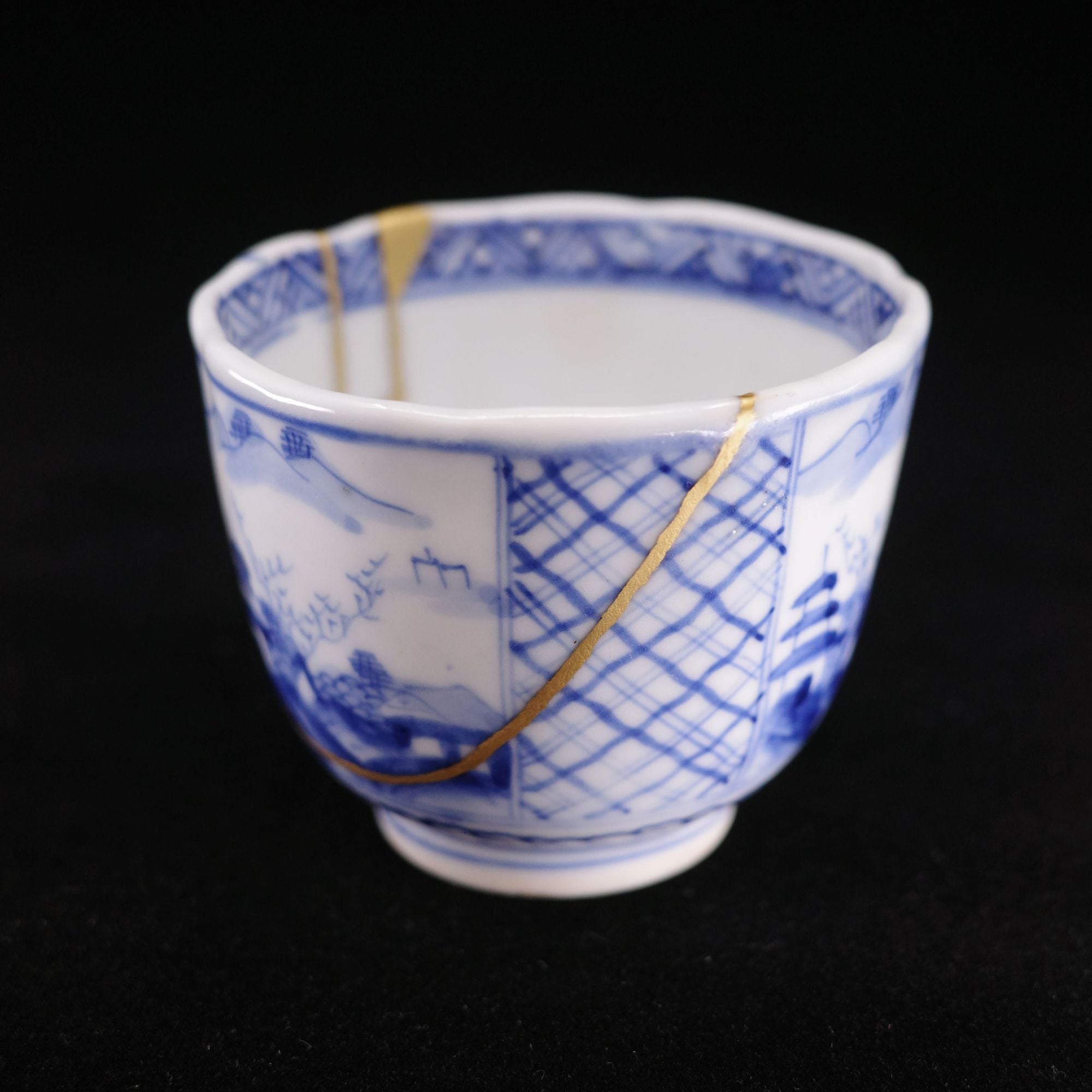 Imari Ware Yunomi (Tea Cup) –Kintsugi Matte Gold Powder Finish