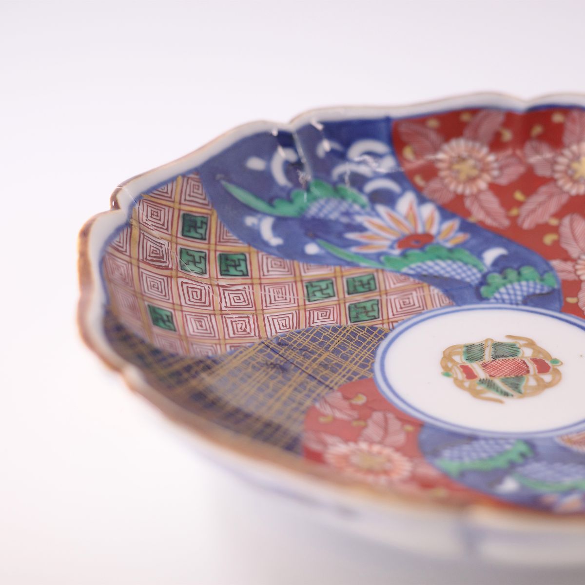 [For Kintsugi] Kutani Ware (Daishoji Imari) – Twisted Flower Motif
