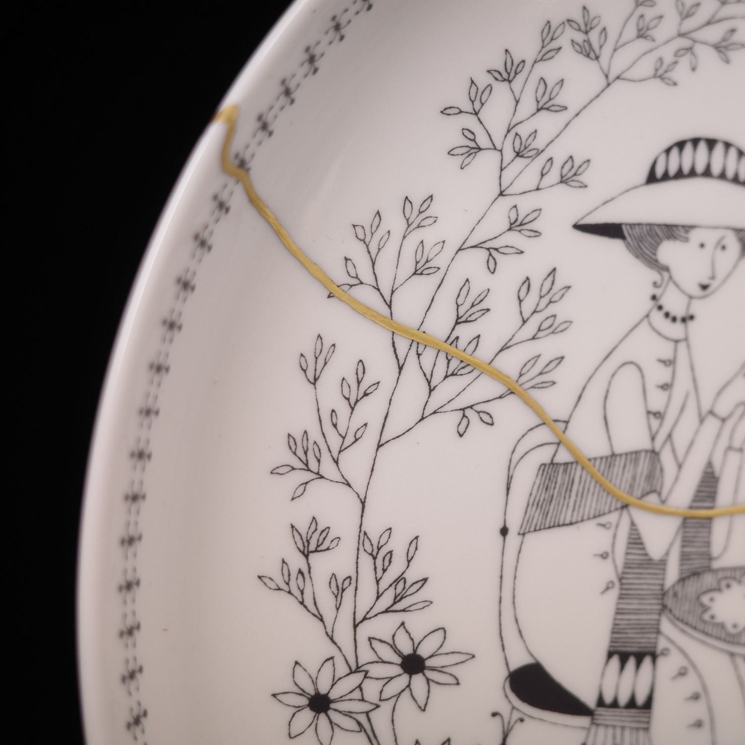 Kintsugi Arabia "Emilia" Plate - Matte Gold Powder Finish [Free Shipping]