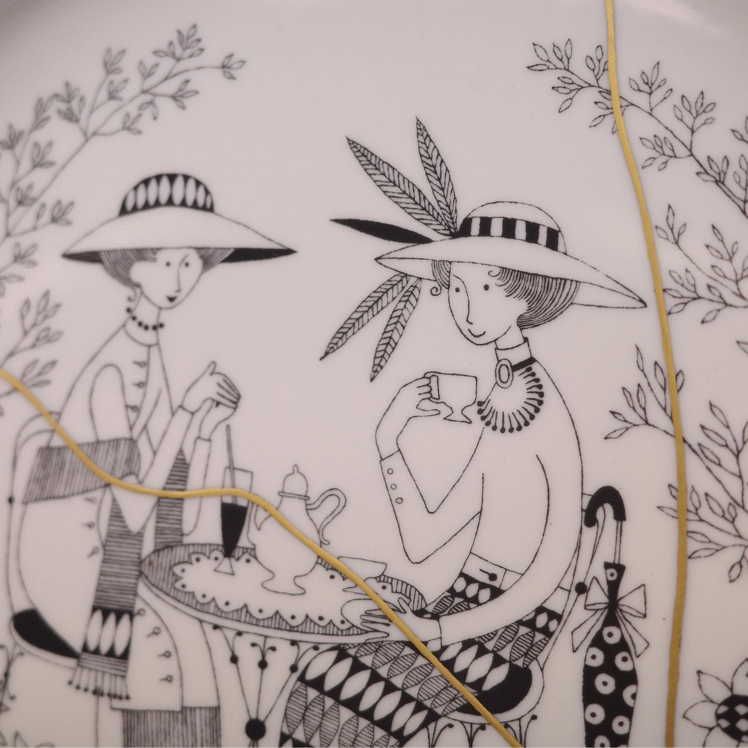 Kintsugi Arabia "Emilia" Plate - Matte Gold Powder Finish [Free Shipping]