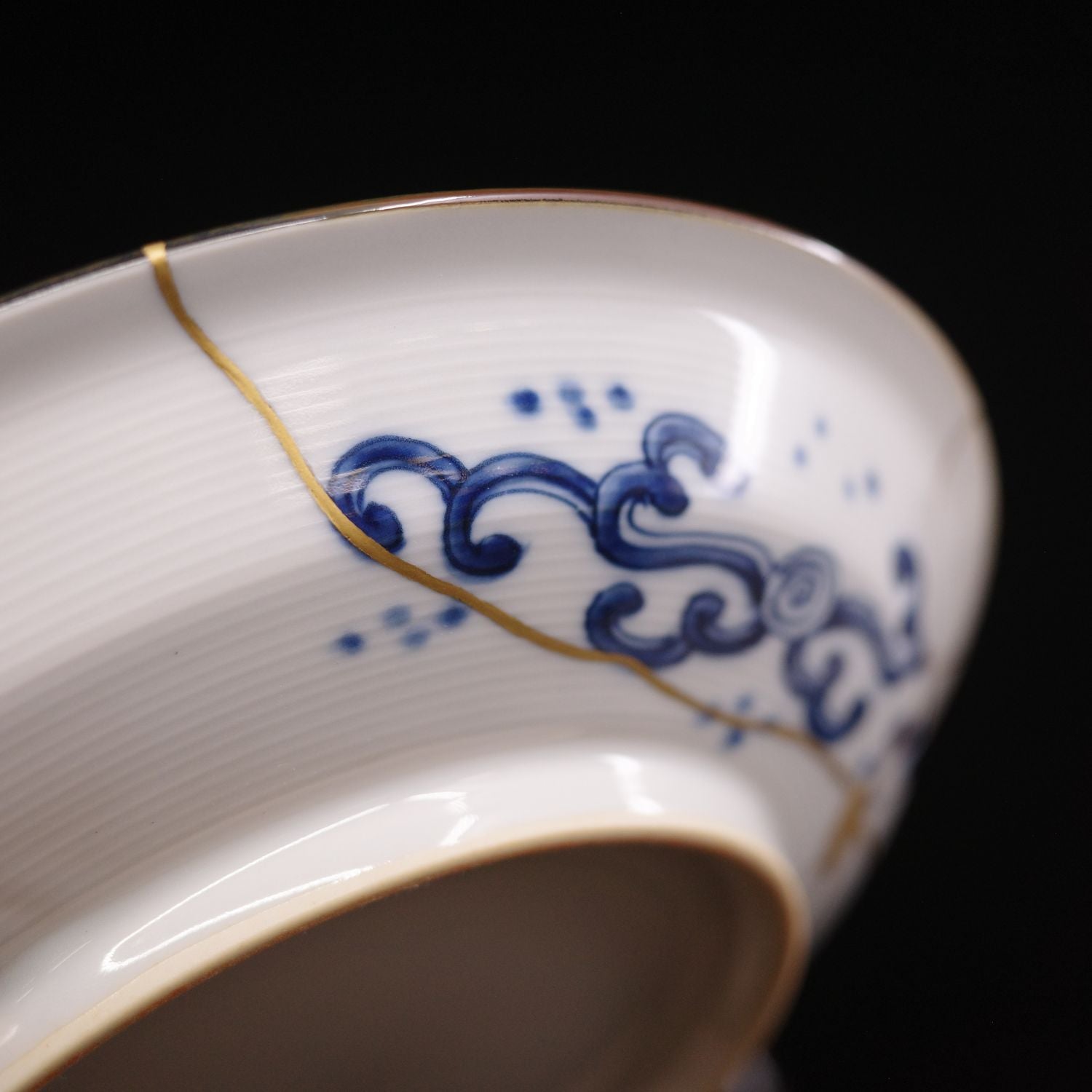 Kintsugi Arita Ware Plate with Peony and Quail Motif – Matte Gold Powder Finish [Free Shipping]