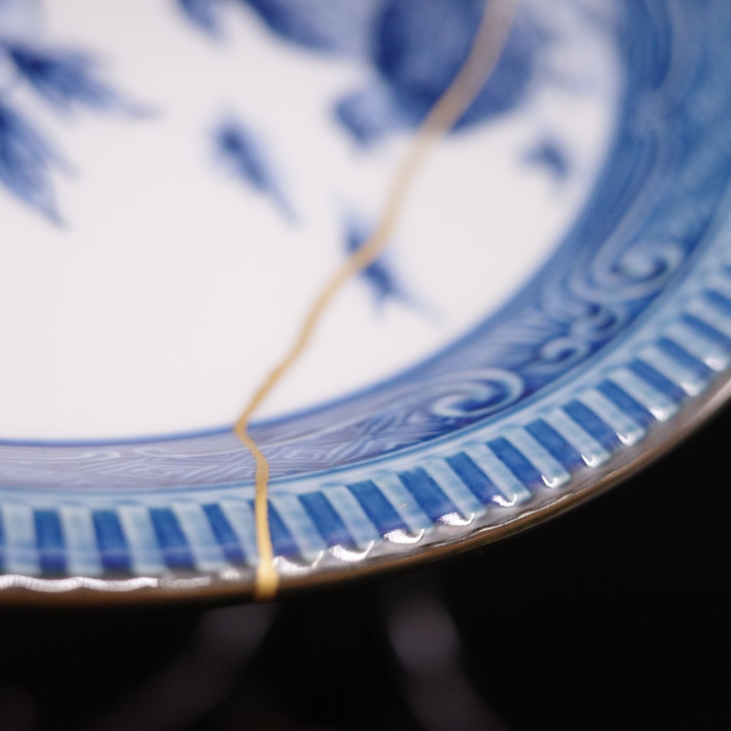Kintsugi Arita Ware Plate with Peony and Quail Motif – Matte Gold Powder Finish [Free Shipping]