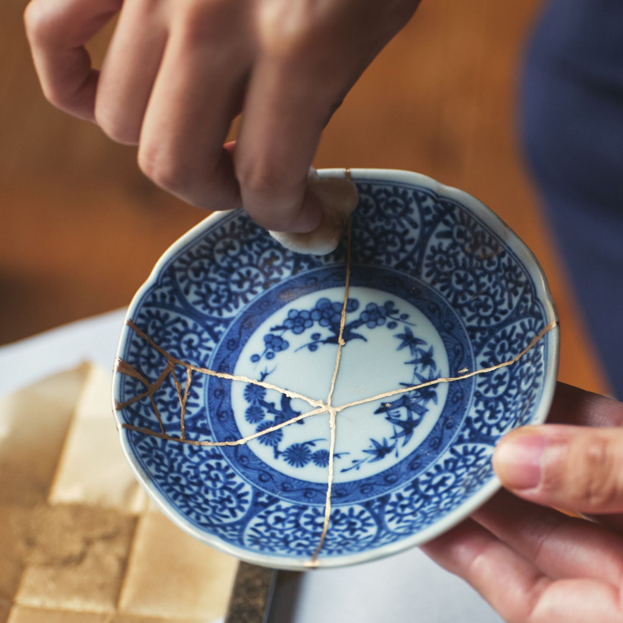 金継ぎキット ANYTSUGI] 伝統金継ぎキット PREMIUM｜100年前の骨董皿付き 天然漆