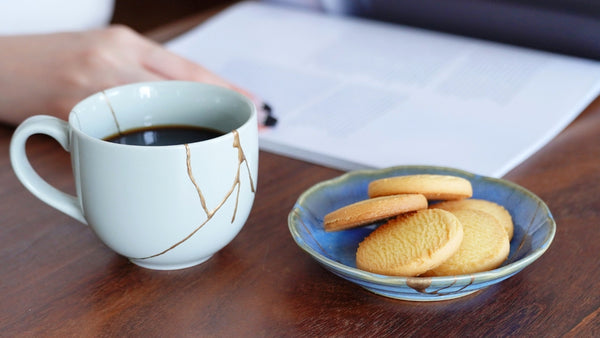 金継ぎされた器でティータイム