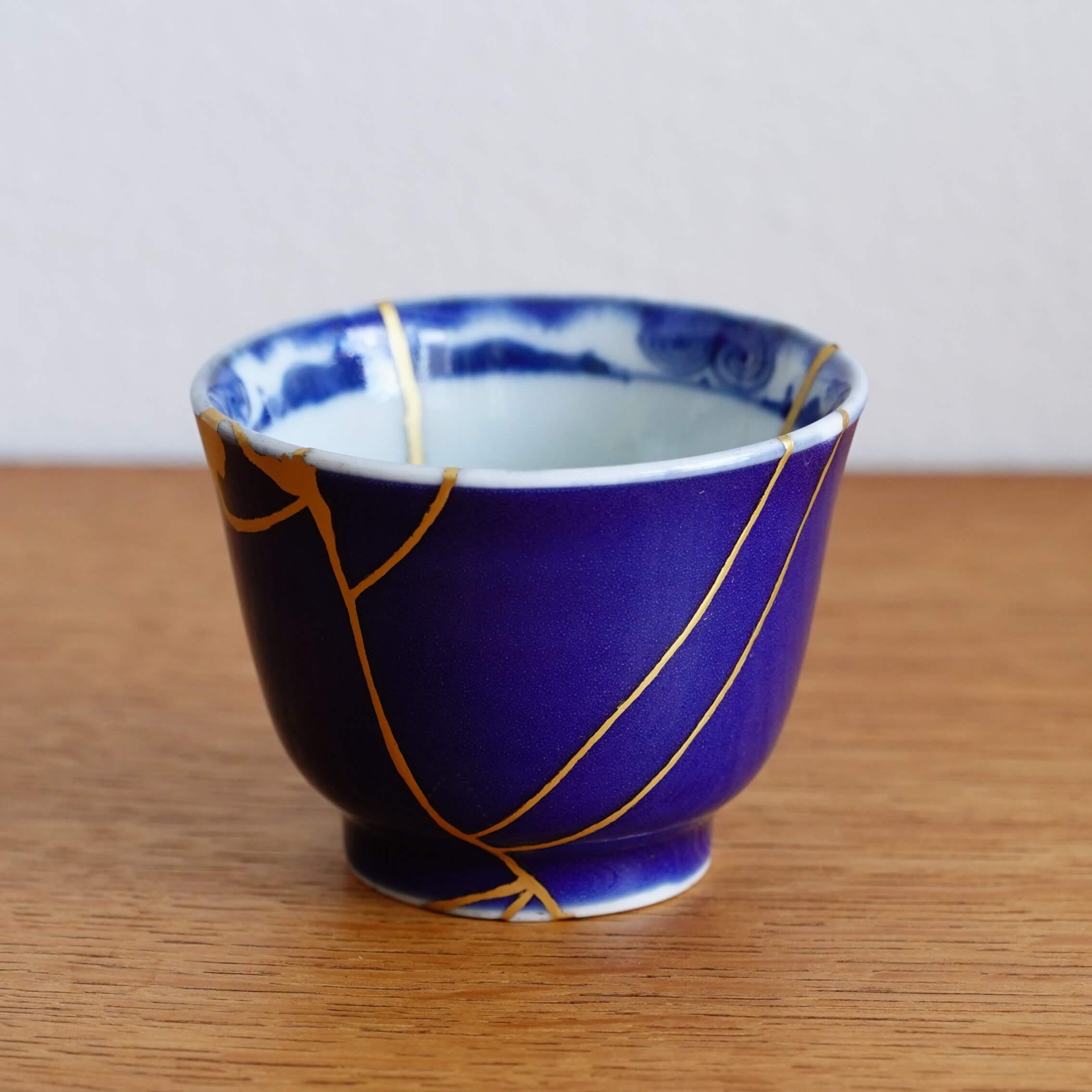 Blue and White Antique Imari Ware Teacup, Meiji Era – Japanese Pottery Repaired with Gold (Kintsugi)