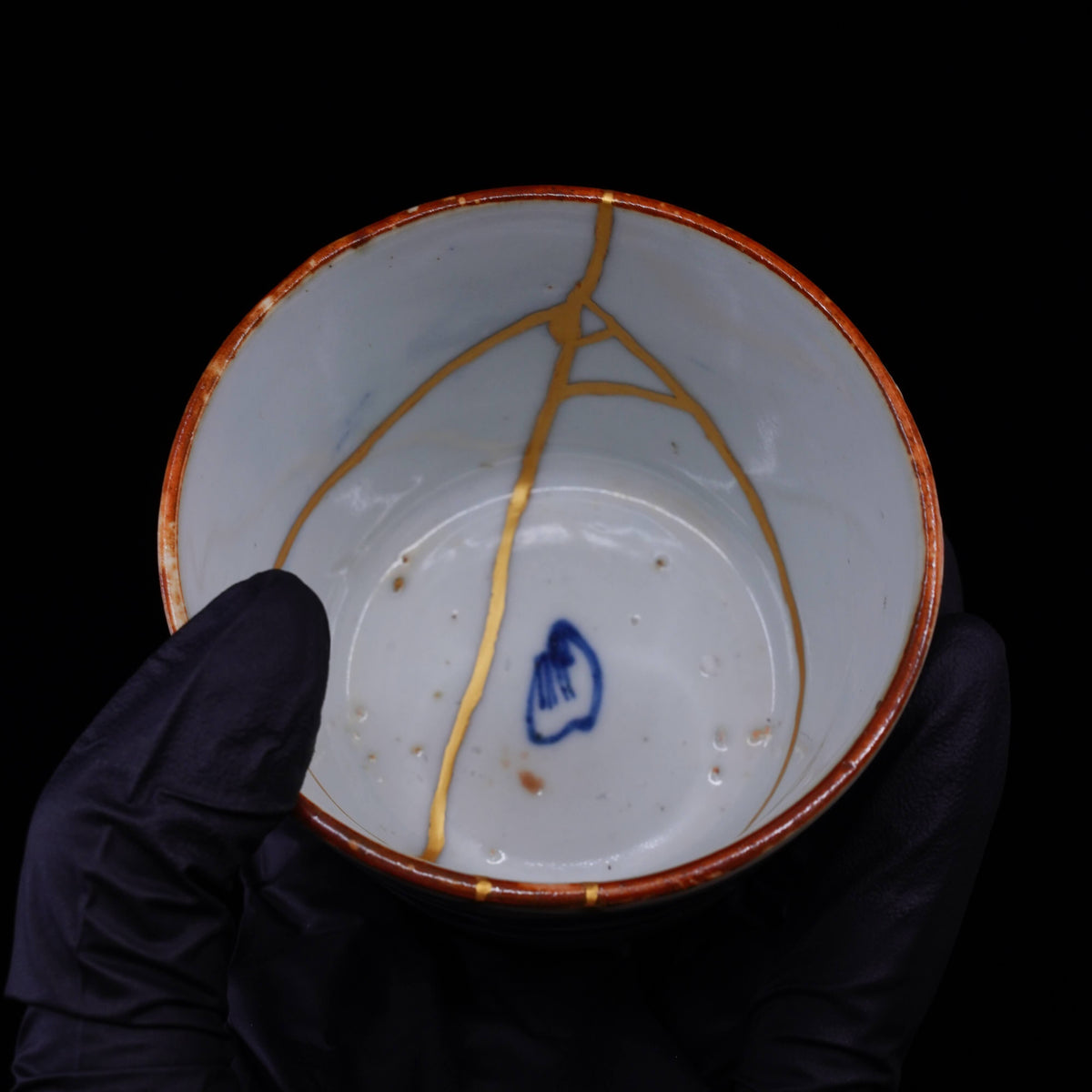 Antique Imari Ware Teacup, Edo Era – Japanese Pottery Repaired with Gold (Kintsugi), Arabesque Design
